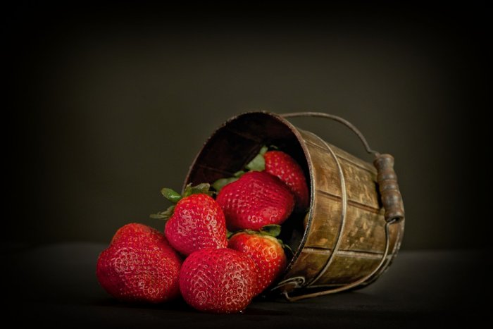 Fruit Strawberries Red Sweet Food Cask Orchard